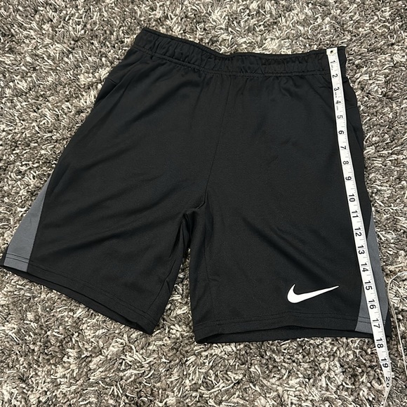 New NIKE Sportswear Athleisure Casual Sports Color Block Dri-Fit Training shorts - Picture 8 of 14